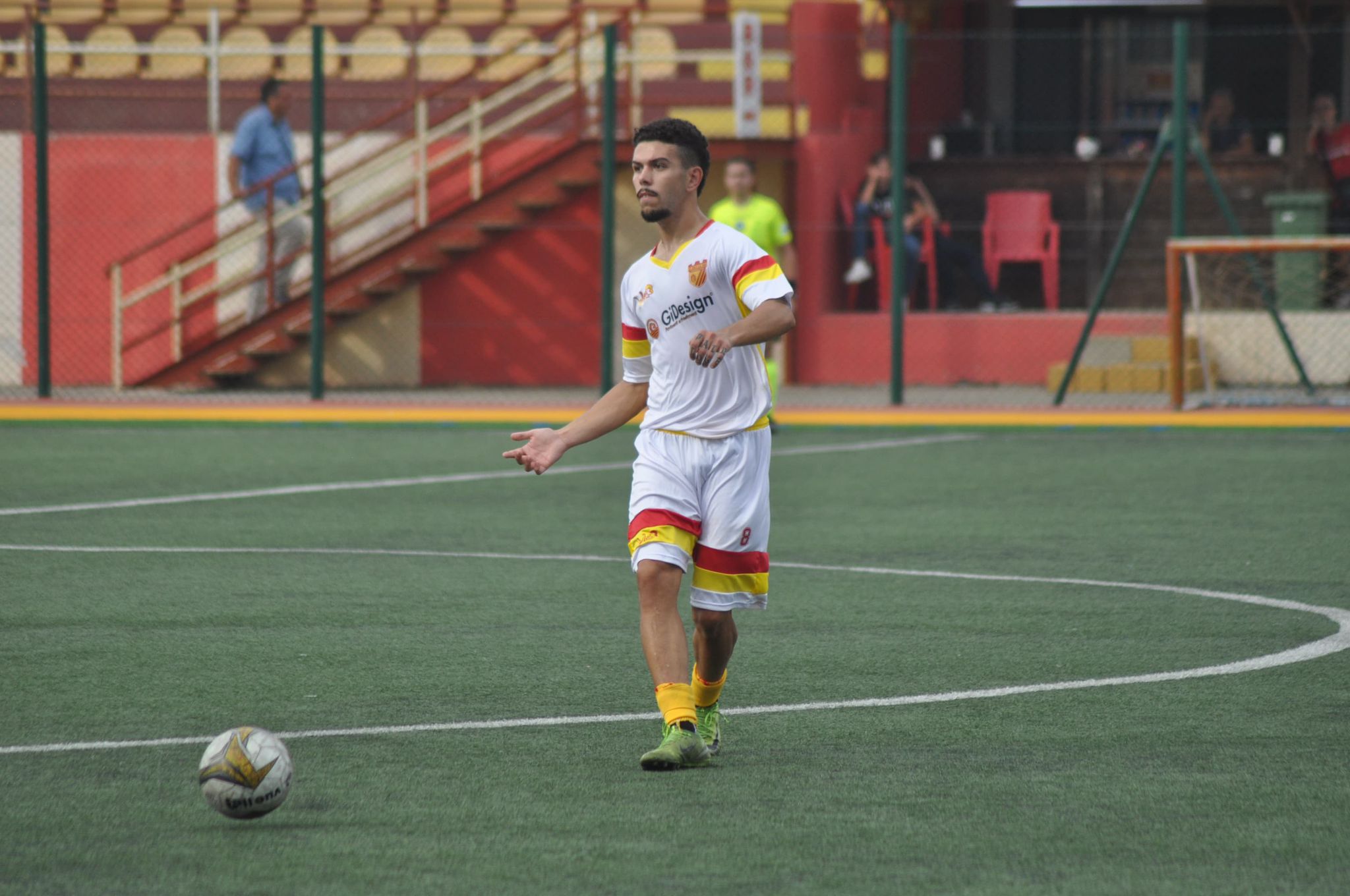 Morrone: vicinissimo l'arrivo del centrocampista ex Praia, Serale e Isola